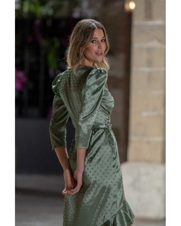 Zarina Verde Vestido: Elegancia en Cada Puntada