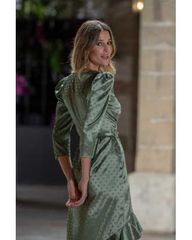 Zarina Verde Vestido: Elegancia en Cada Puntada