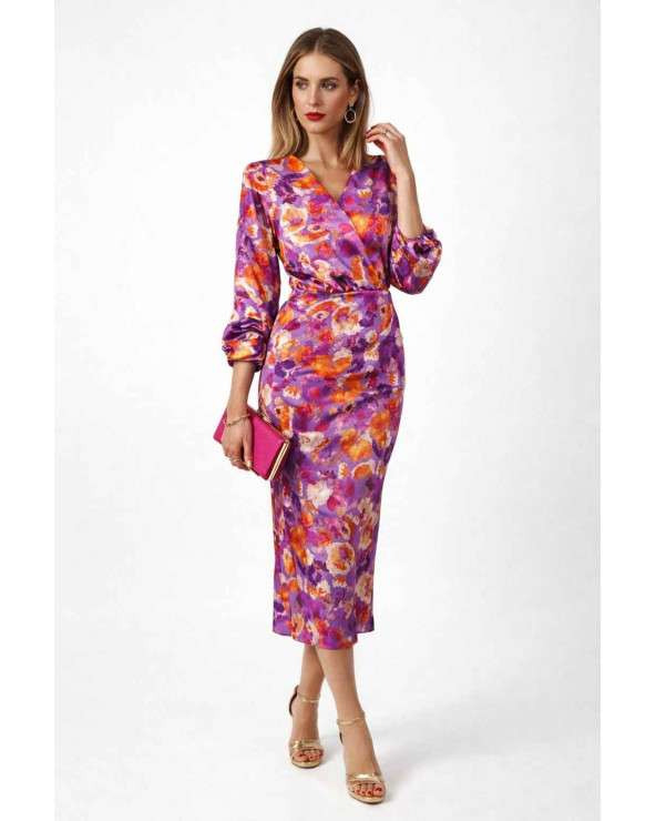 Conjunto midi floral morado con escote cruzado y manga larga