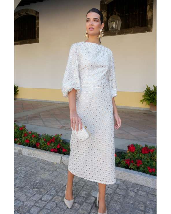 Conjunto Runa blanco bordado con manga francesa. Invitada de boda.