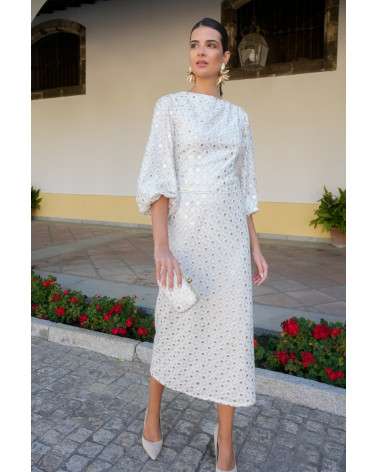 Conjunto Runa blanco bordado con manga francesa. Invitada de boda.