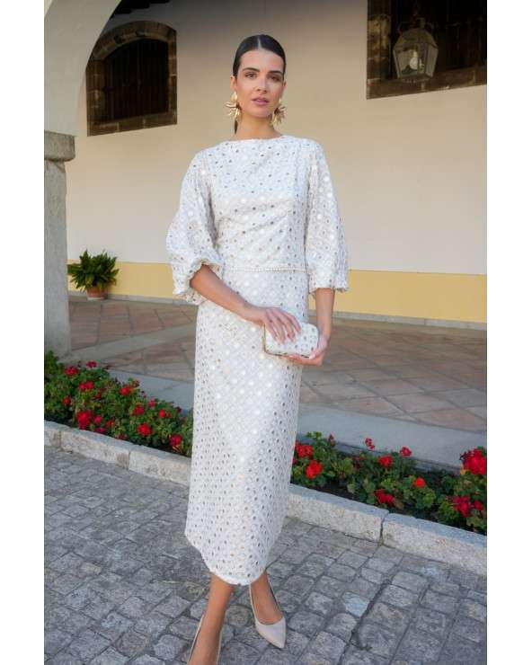 Conjunto Runa blanco bordado con manga francesa. Invitada de boda.