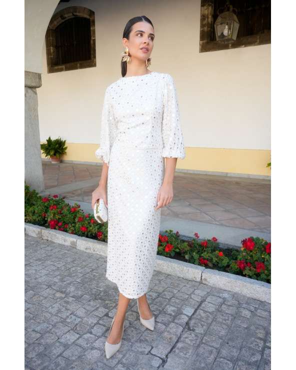 Conjunto Runa blanco bordado con manga francesa. Invitada de boda.