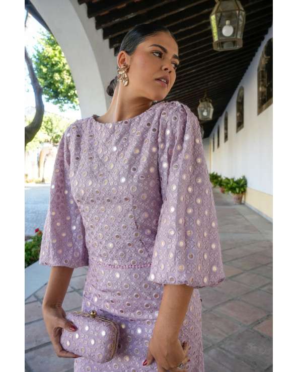 Conjunto Runa Lila bordado con manga abullonada