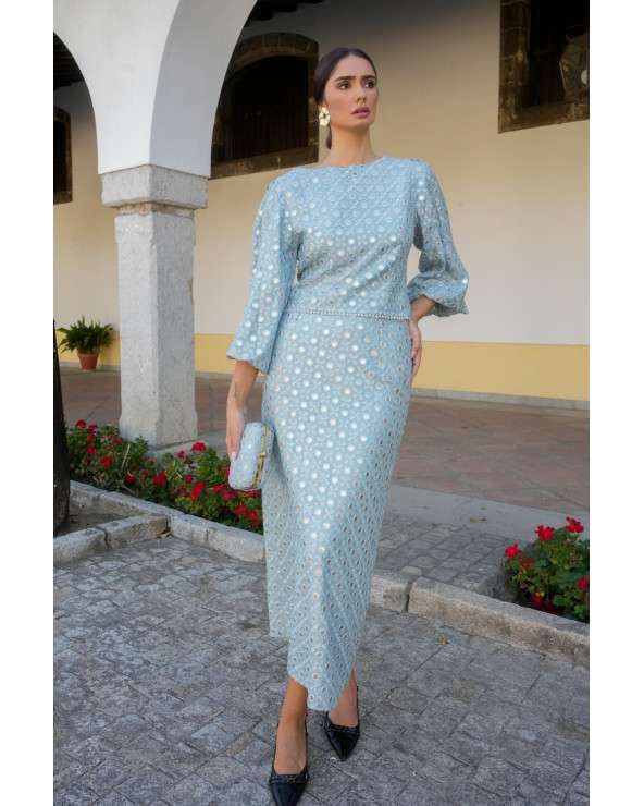 Conjunto Runa Azul midi borado con manga francesa