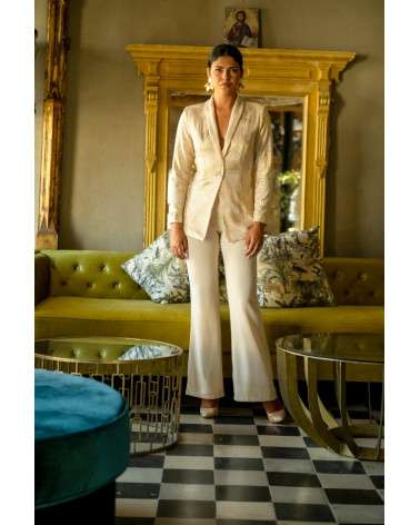 Conjunto Gaia Beige elegante de blazer y pantalón para invitada