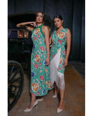 Vestido Cara estampado verde con flecos. Vestido invitada original.