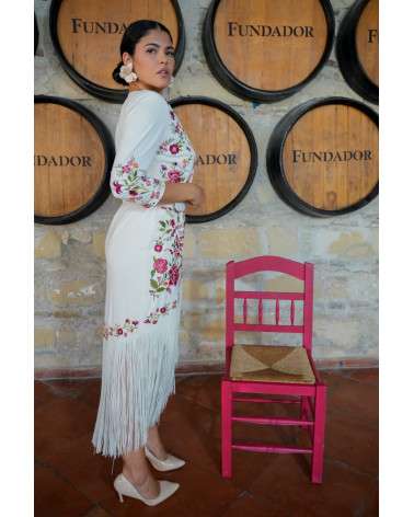 Vestido Olívia Beige Bordado con flecos y cinturón. Vestido Elegante