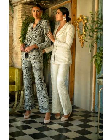 Conjunto Isabela Negro elegante mujer. Conjunto invitada