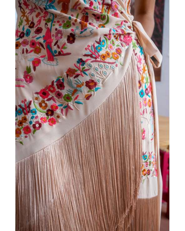 Vestido Mara Marfil con flecos bordado. Vestido invitada elegante
