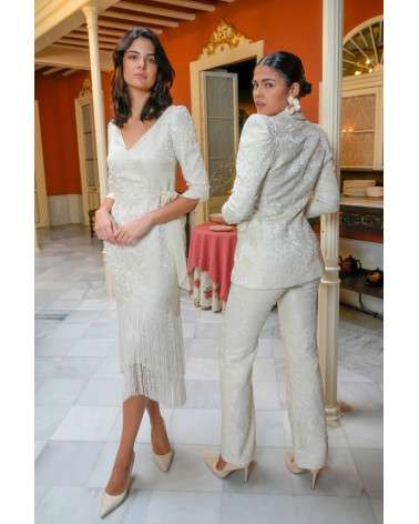 Vestido midi marfil brocado con flecos para invitada elegante Olaya