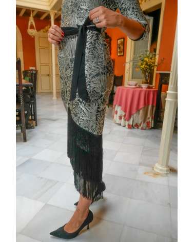 Vestido midi marfil brocado con flecos para invitada elegante