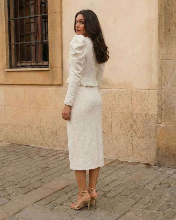Conjunto crudo elegante con falda midi | Conjunto Amirah
