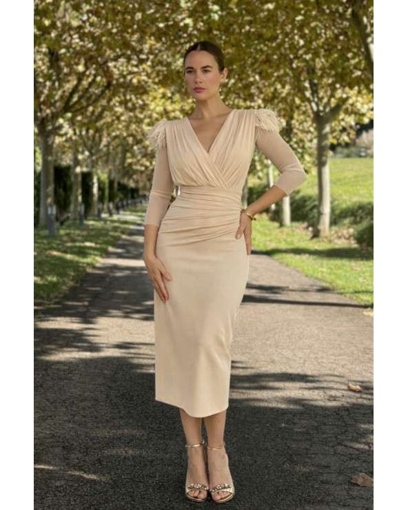 Vestido Iris beige midi elegante para invitada | Escote cruzado