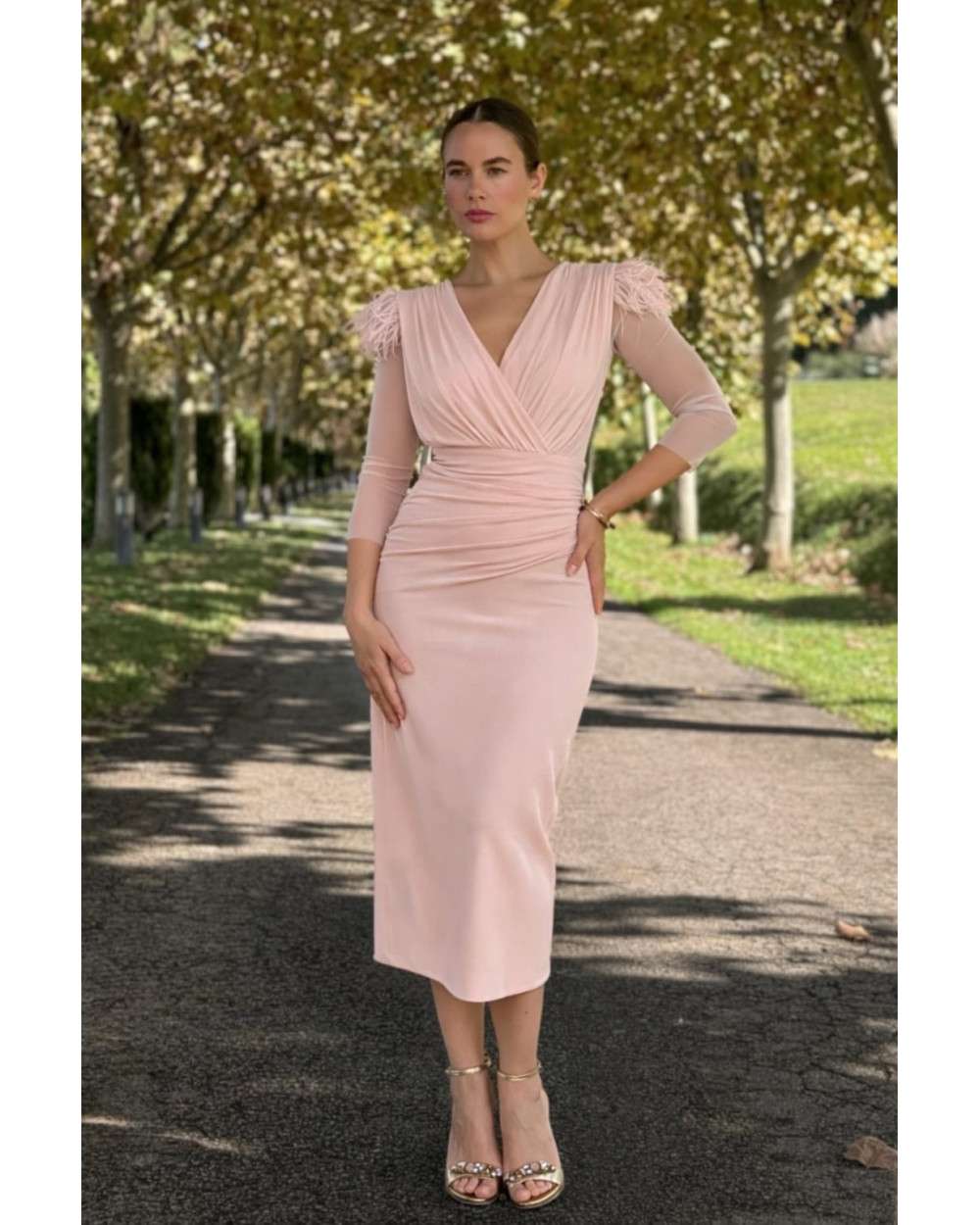 Vestido Iris rosa empolvado elegante para invitada | Espalda abierta