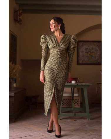 Vestido de corte midi, escote en V y fruncido en la zona del abdomen la ratita presumida mula murcia