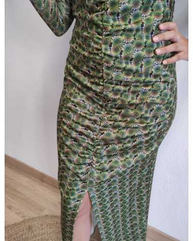 Vestido de corte midi, escote en V y fruncido en la zona del abdomen la ratita presumida mula murcia